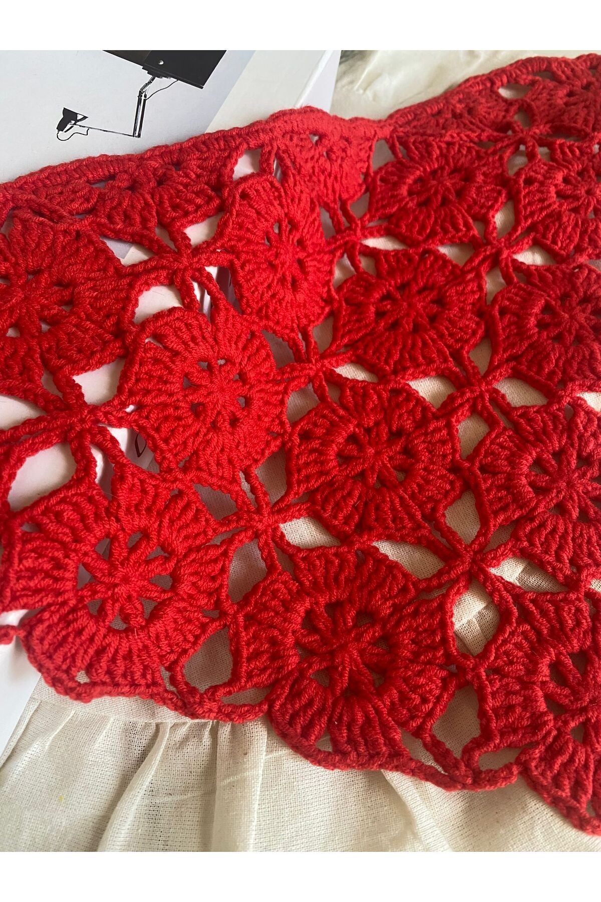 Kırmızı Çiçek desen örgü bandana