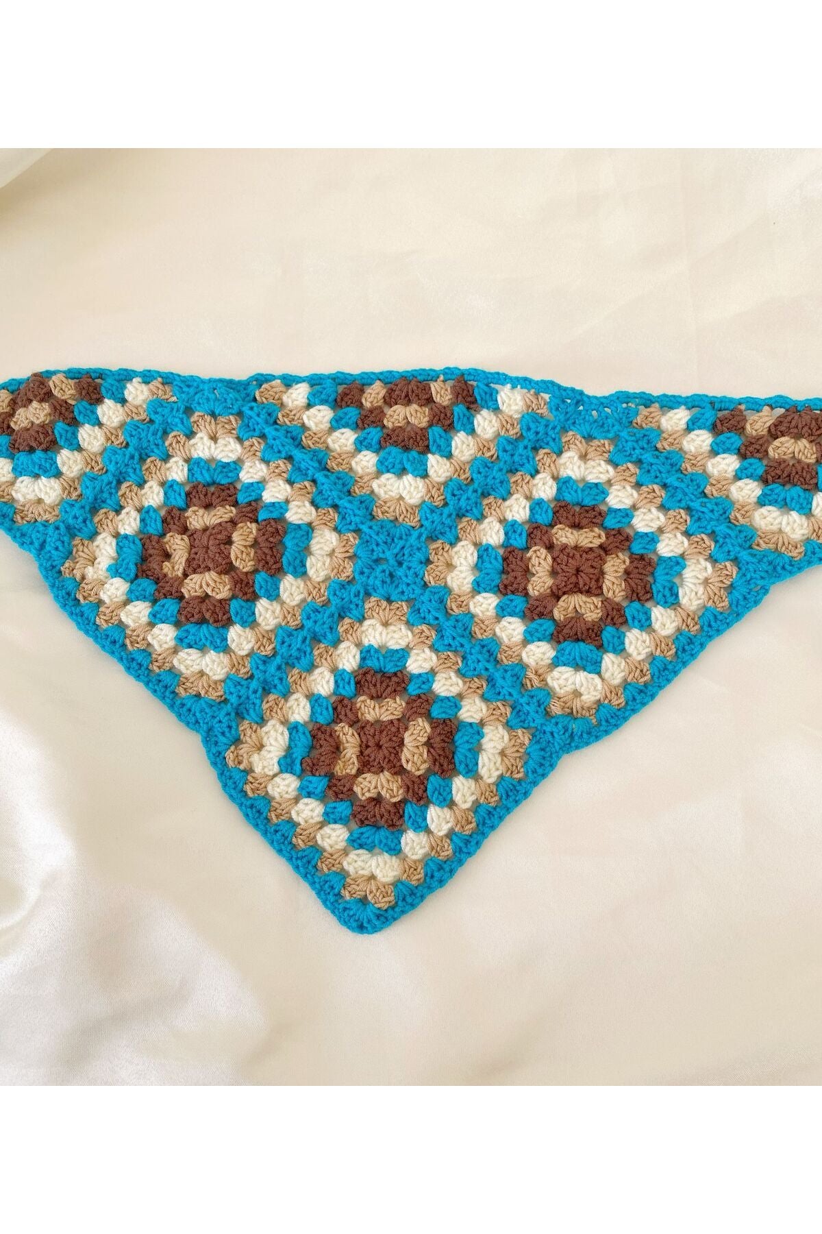 Motif örgü bandana